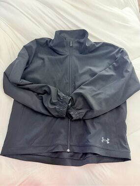 Women’s black jacket